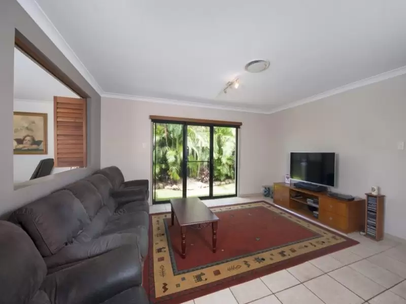 14 Ontario Ct, Oxenford Sold by Queensland Sotheby's International Realty - image 1