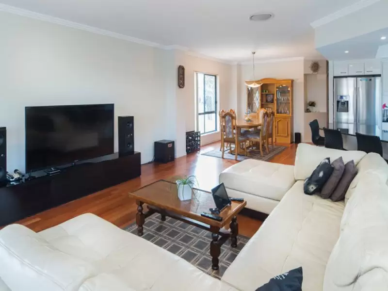 24 The Peninsula, Helensvale Sold by Queensland Sotheby's International Realty - image 1