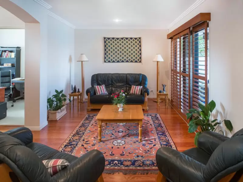 24 The Peninsula, Helensvale Sold by Queensland Sotheby's International Realty - image 1