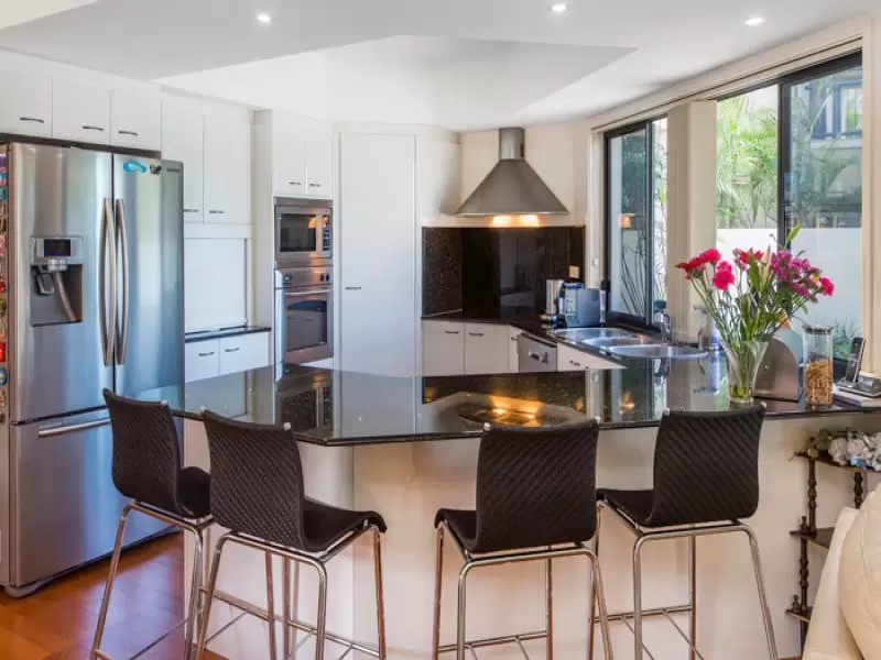 24 The Peninsula, Helensvale Sold by Queensland Sotheby's International Realty - image 1