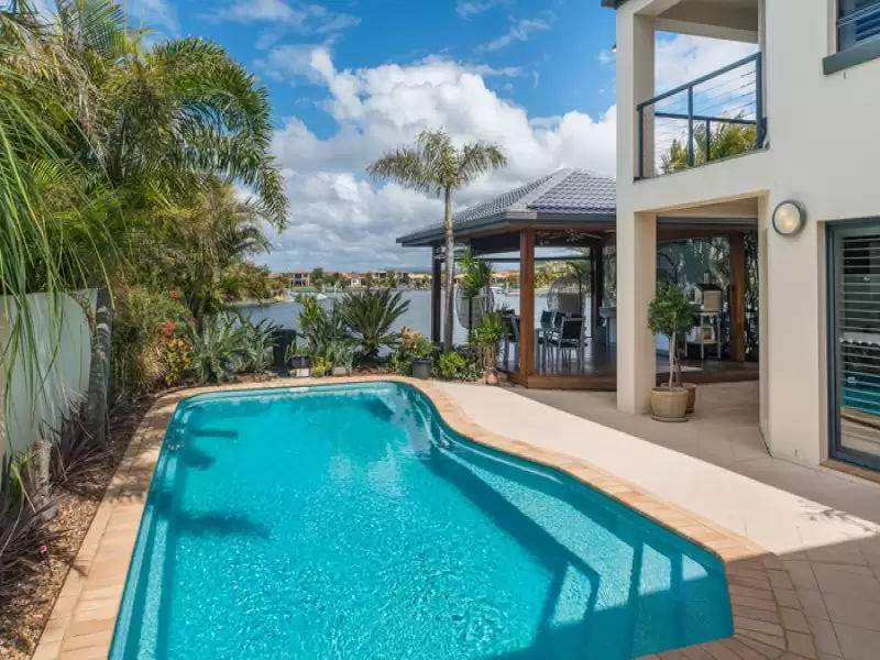 24 The Peninsula, Helensvale Sold by Queensland Sotheby's International Realty - image 1
