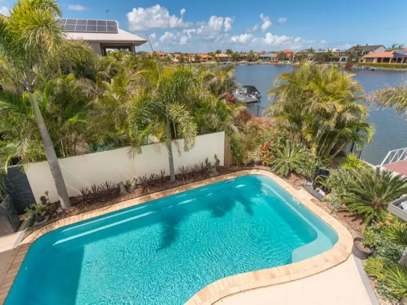 24 The Peninsula, Helensvale Sold by Queensland Sotheby's International Realty - image 1