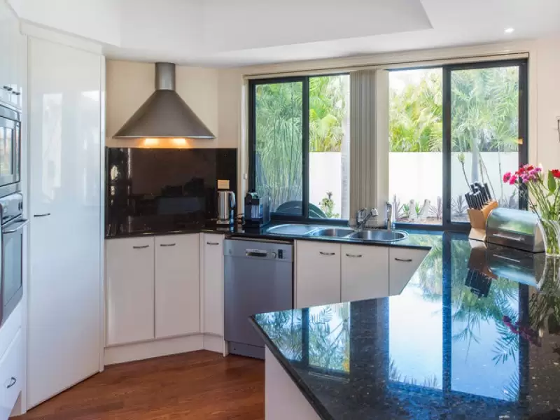 24 The Peninsula, Helensvale Sold by Queensland Sotheby's International Realty - image 1