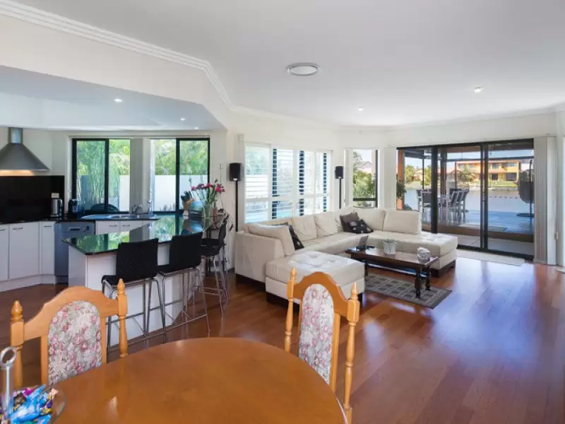 24 The Peninsula, Helensvale Sold by Queensland Sotheby's International Realty - image 1