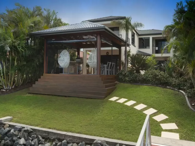 24 The Peninsula, Helensvale Sold by Queensland Sotheby's International Realty - image 1