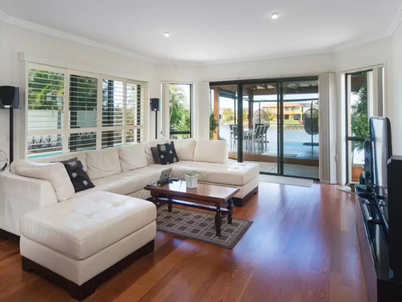24 The Peninsula, Helensvale Sold by Queensland Sotheby's International Realty - image 1
