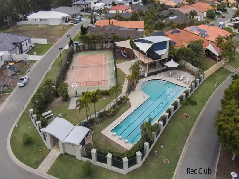 24 The Peninsula, Helensvale Sold by Queensland Sotheby's International Realty - image 1