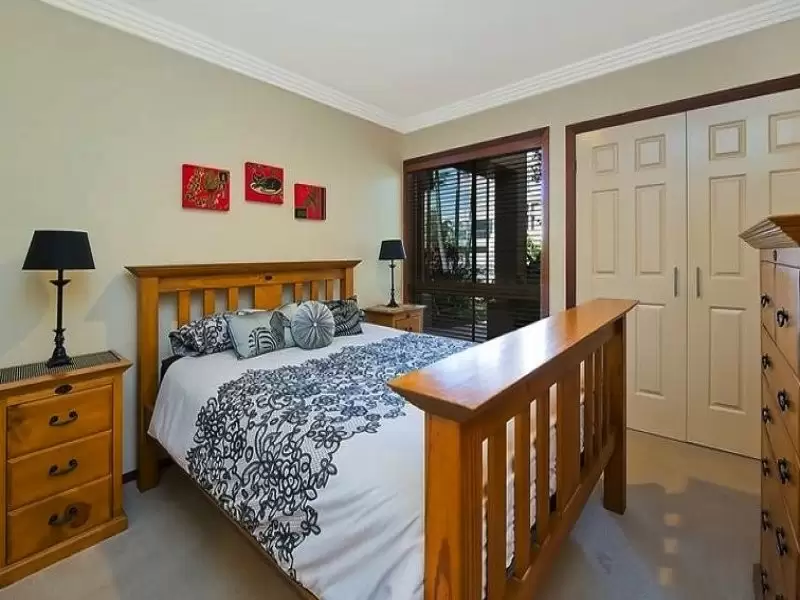 1643 Riverdale Court, Hope Island Sold by  - image 1