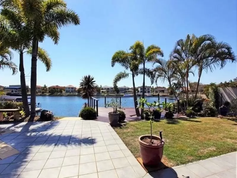 3 Windchimes Way, Helensvale Sold by Queensland Sotheby's International Realty - image 1