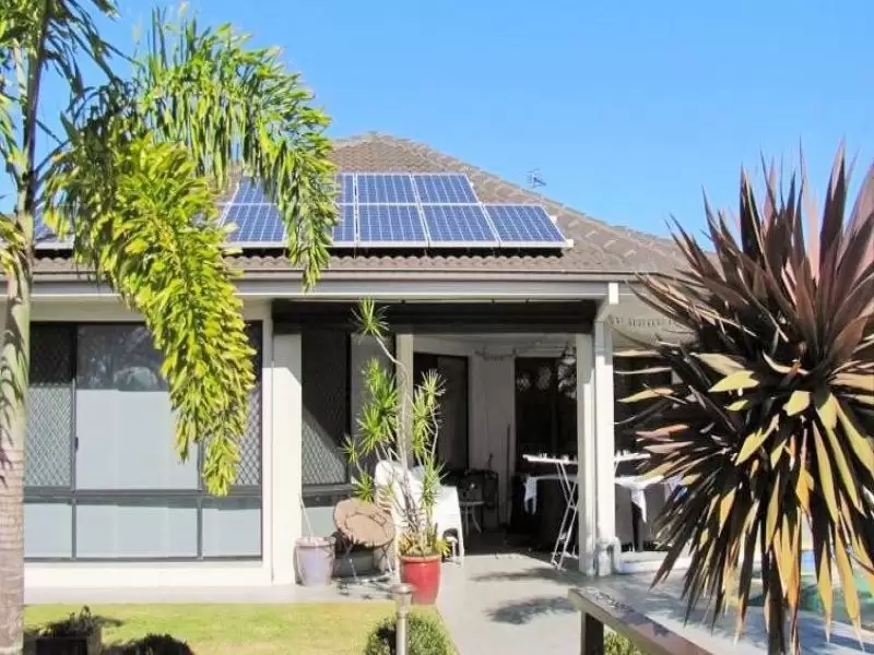 3 Windchimes Way, Helensvale Sold by Queensland Sotheby's International Realty - image 1