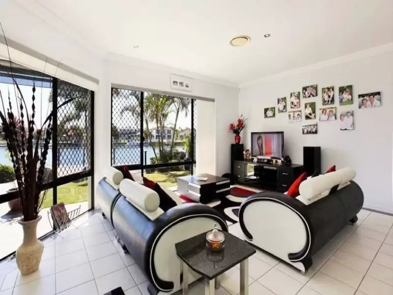 3 Windchimes Way, Helensvale Sold by Queensland Sotheby's International Realty - image 1