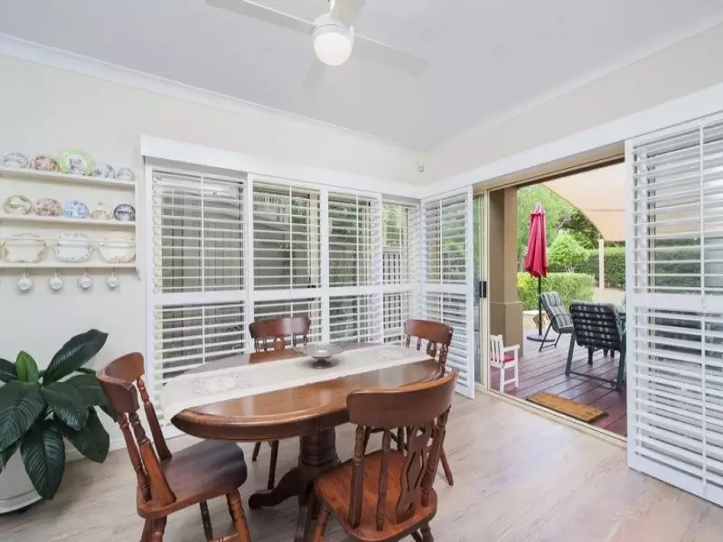 8103 Magnolia Gardens Court, Hope Island Sold by Queensland Sotheby's International Realty - image 1