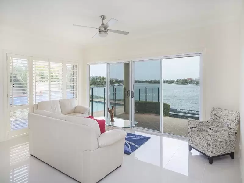 72 The Peninsula, Helensvale Sold by Queensland Sotheby's International Realty - image 1