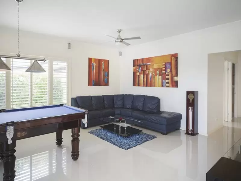 72 The Peninsula, Helensvale Sold by Queensland Sotheby's International Realty - image 1