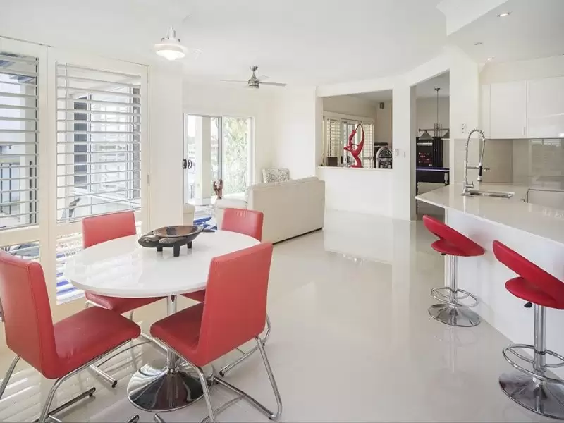 72 The Peninsula, Helensvale Sold by Queensland Sotheby's International Realty - image 1