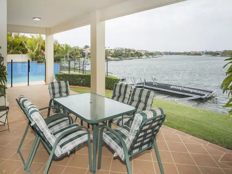 72 The Peninsula, Helensvale Sold by Queensland Sotheby's International Realty - image 1