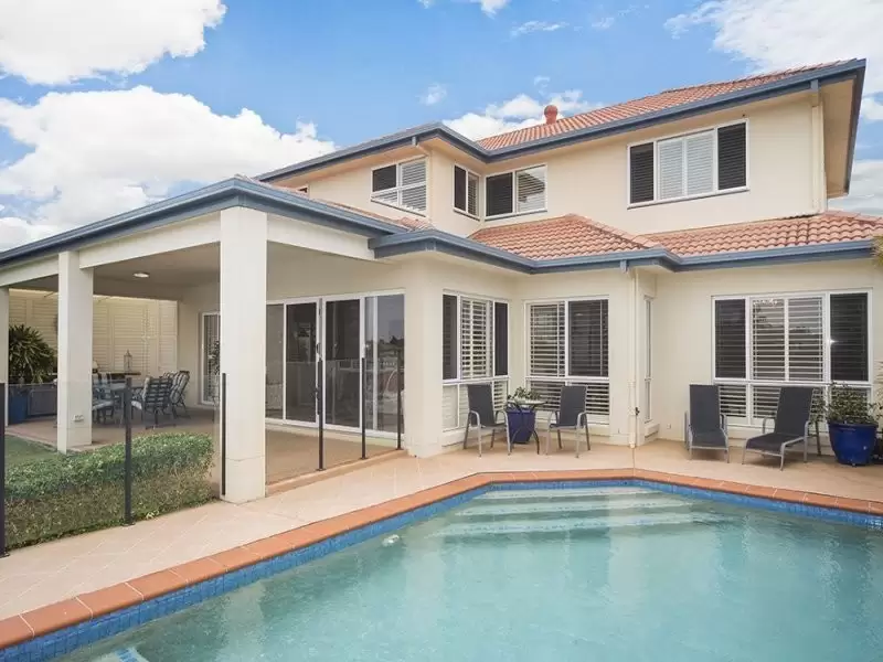 72 The Peninsula, Helensvale Sold by Queensland Sotheby's International Realty - image 1