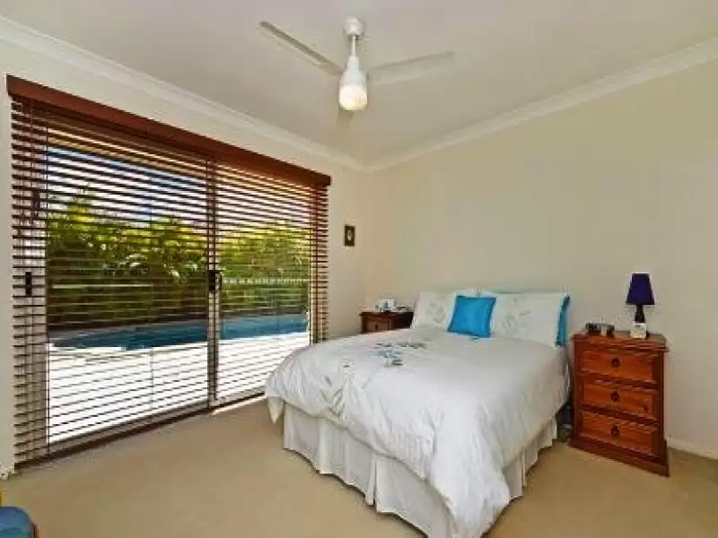 14 Taroona Circuit, Oxenford Sold by  - image 1