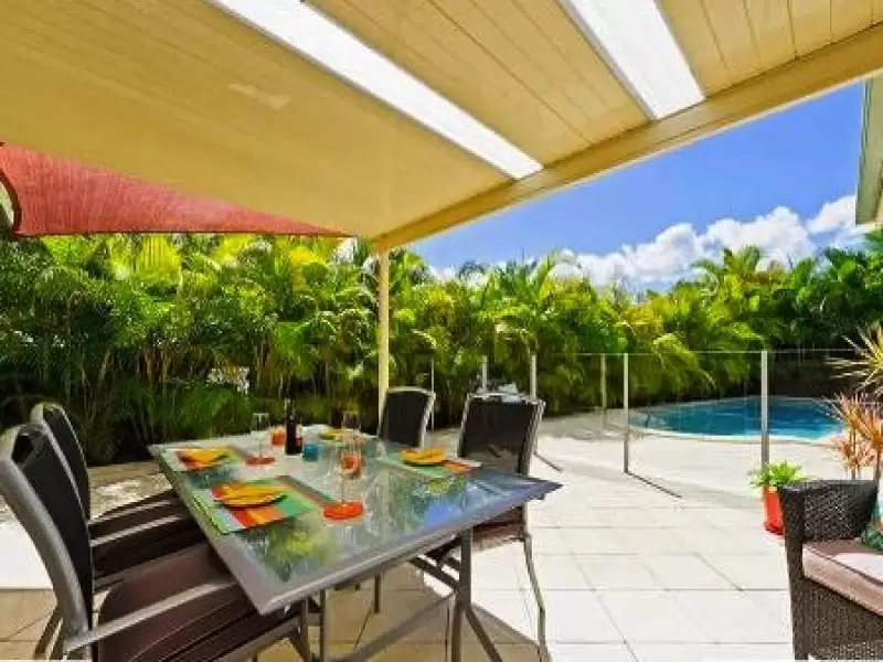 14 Taroona Circuit, Oxenford Sold by Queensland Sotheby's International Realty - image 1