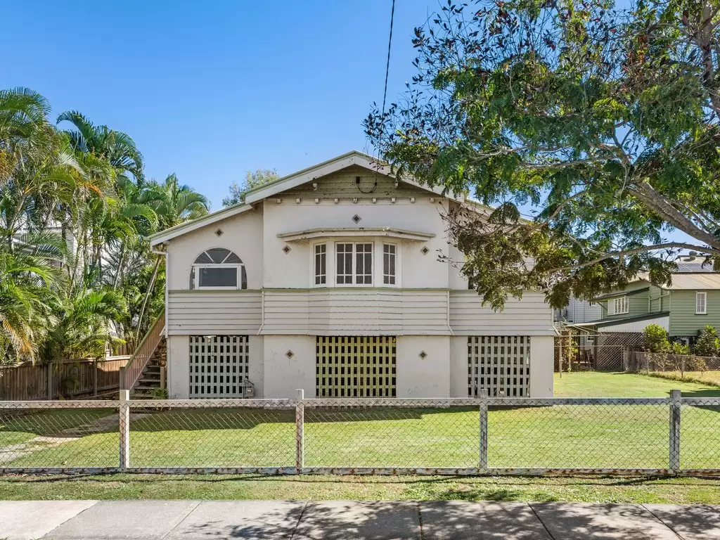168 Kent Road, Kalinga Sold by Queensland Sotheby's International Realty - image 1