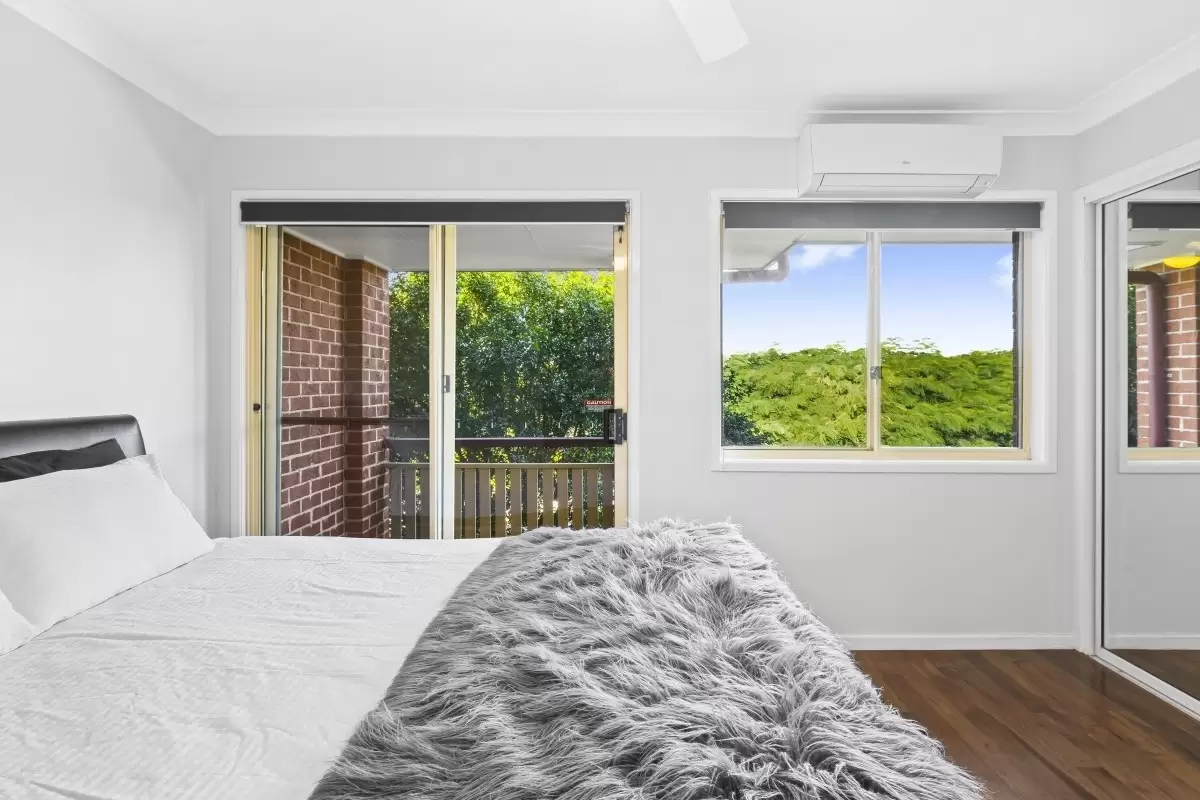 90/100 Racecourse Drive, Bundall Sold by  - image 1