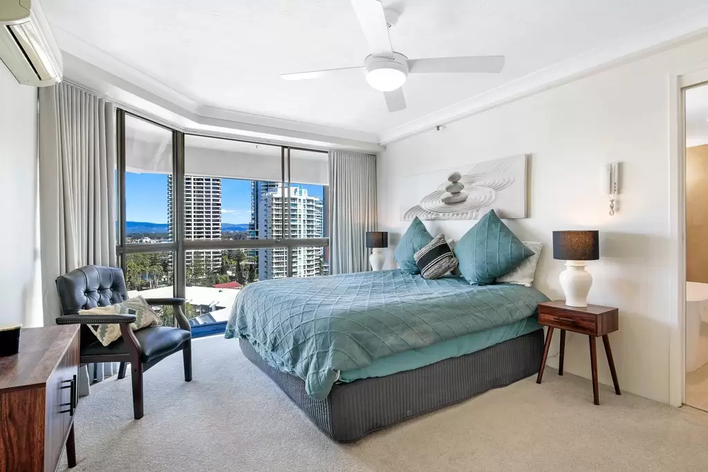 Spinnaker, 3554 Main Beach Parade, Main Beach Sold by Queensland Sotheby's International Realty - image 1