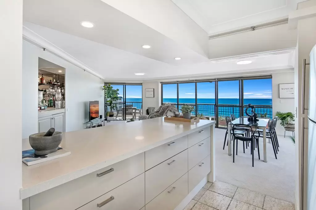 Spinnaker, 3554 Main Beach Parade, Main Beach Sold by  - image 1