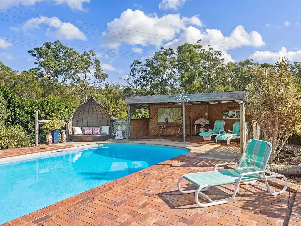 156 Bacton Road, Chandler Sold by Queensland Sotheby's International Realty - image 1