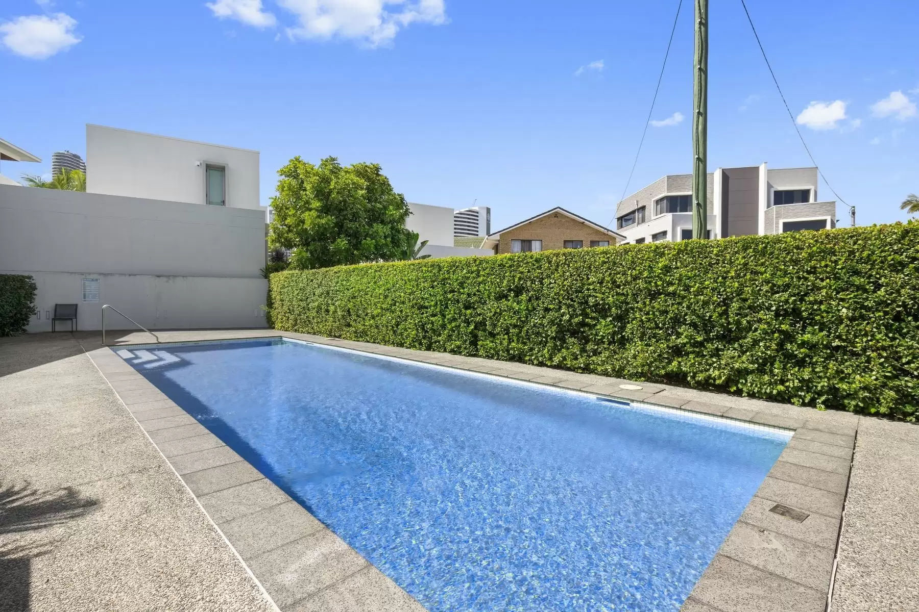 2/6-8 Miami Key, Broadbeach Waters Sold by  - image 1