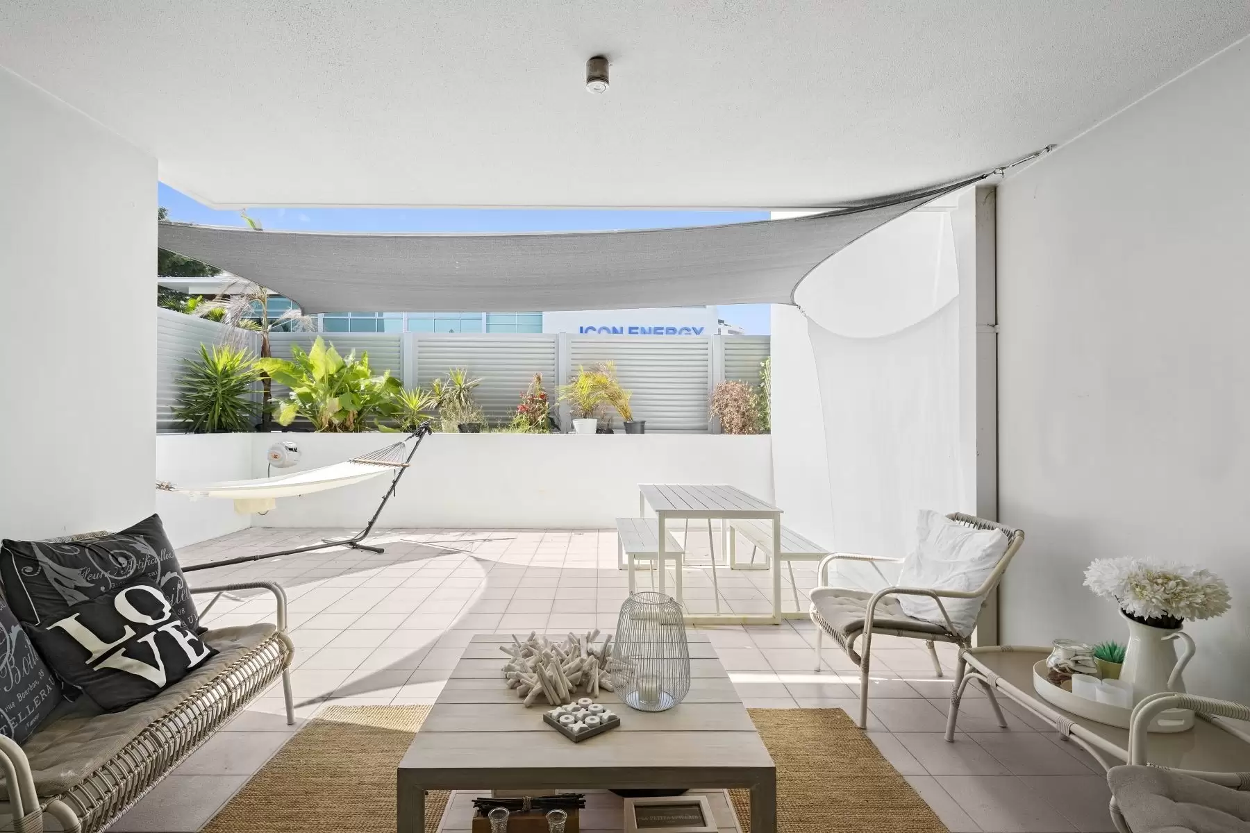 2/6-8 Miami Key, Broadbeach Waters Sold by  - image 1