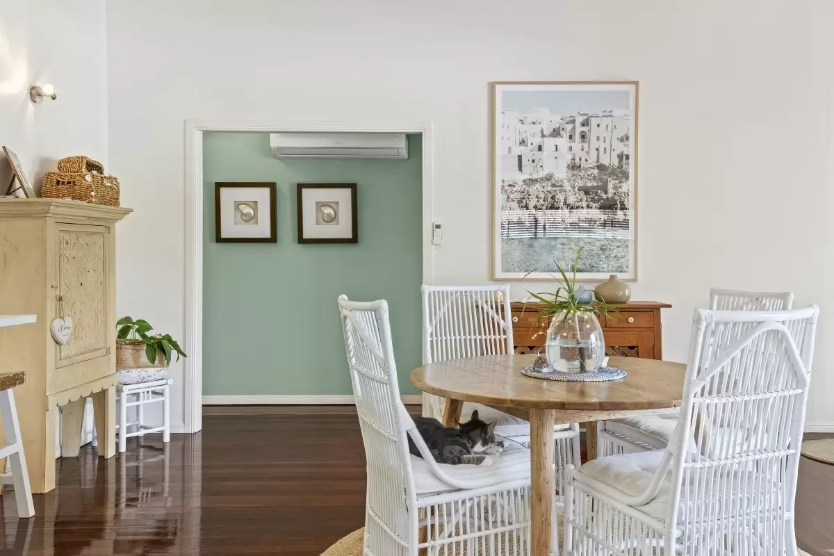 12 Mentone Avenue, Bundall Sold by Queensland Sotheby's International Realty - image 1