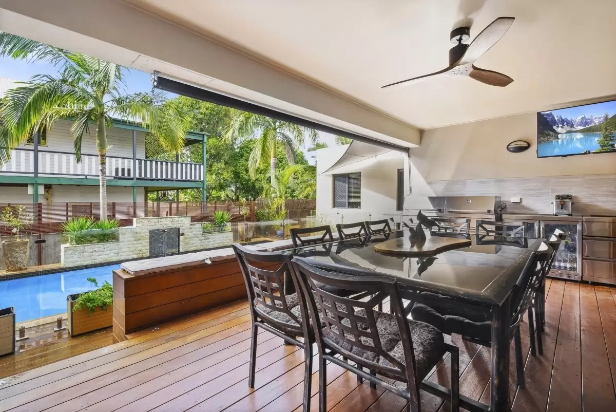 121 Sheehan Avenue, Hope Island Sold by  - image 1