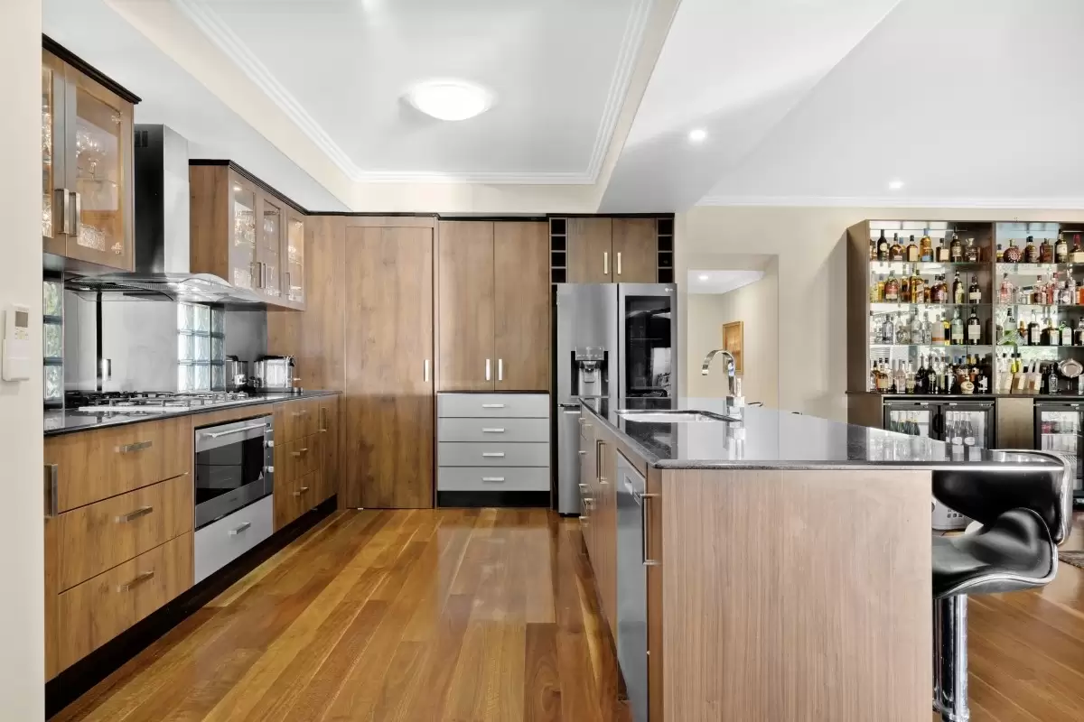 121 Sheehan Avenue, Hope Island Sold by  - image 1