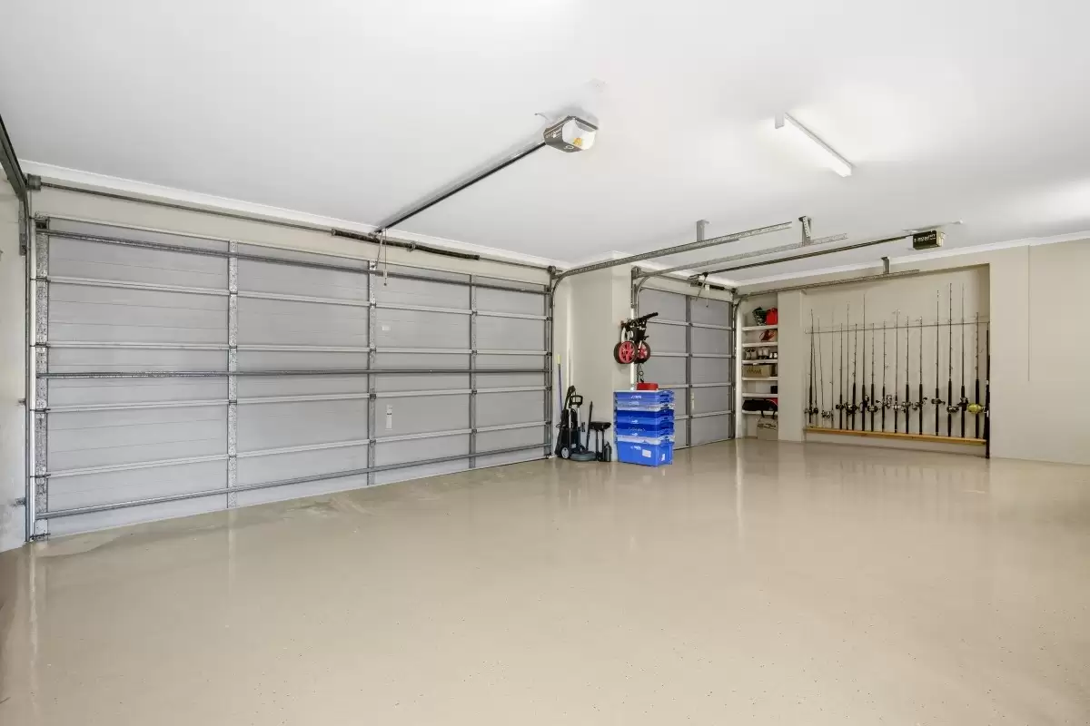 121 Sheehan Avenue, Hope Island Sold by Queensland Sotheby's International Realty - image 1