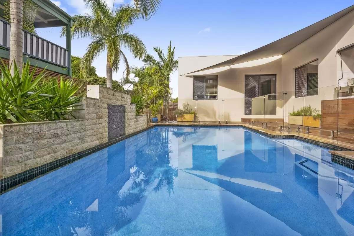 121 Sheehan Avenue, Hope Island Sold by Queensland Sotheby's International Realty - image 1