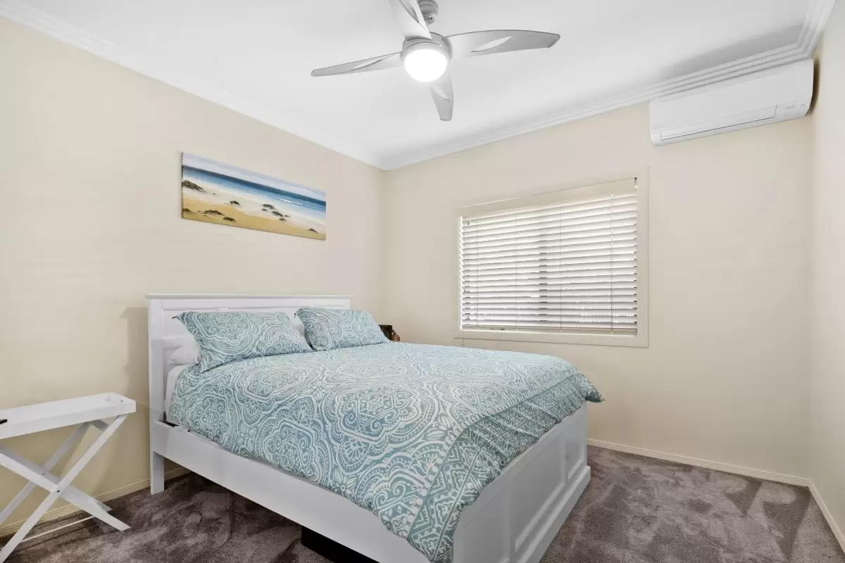 121 Sheehan Avenue, Hope Island Sold by Queensland Sotheby's International Realty - image 1