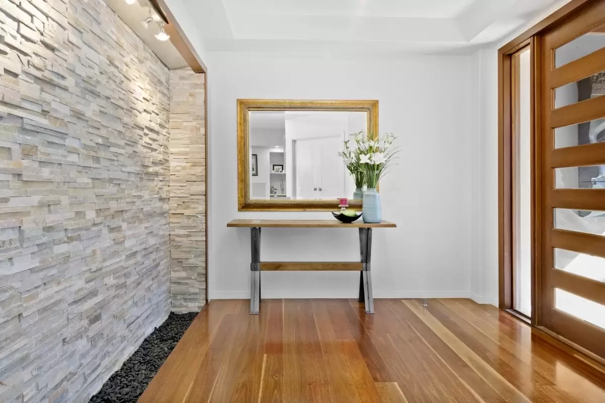 121 Sheehan Avenue, Hope Island Sold by  - image 1