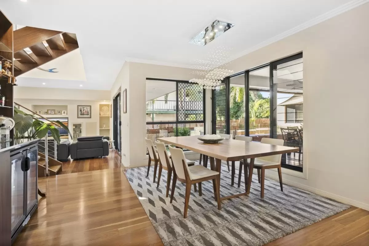 121 Sheehan Avenue, Hope Island Sold by  - image 1