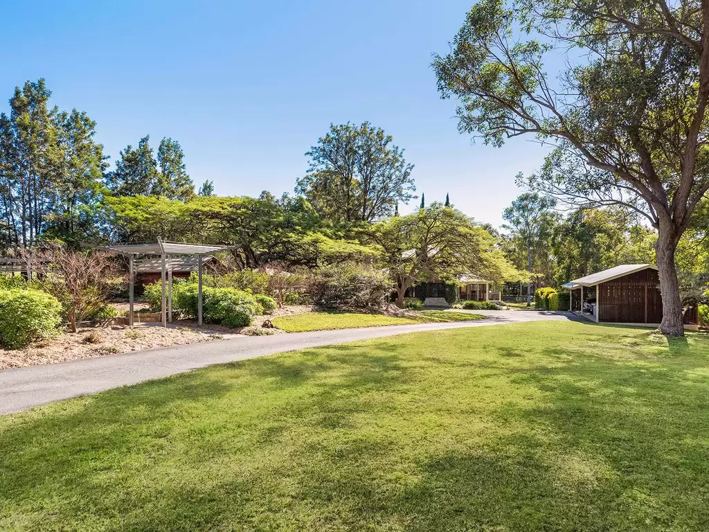 336 Grassdale Road, Gumdale Sold by Queensland Sotheby's International Realty - image 1