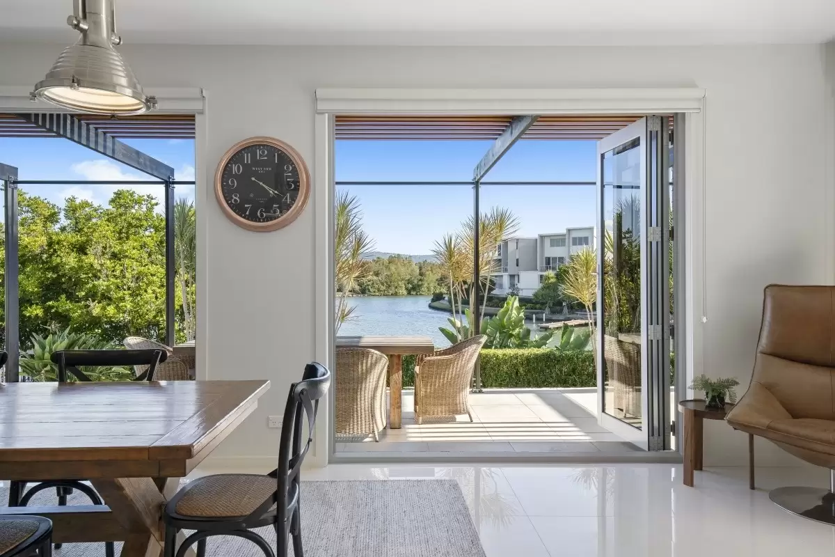 5068 Emerald Island Drive, Carrara Sold by Queensland Sotheby's International Realty - image 1