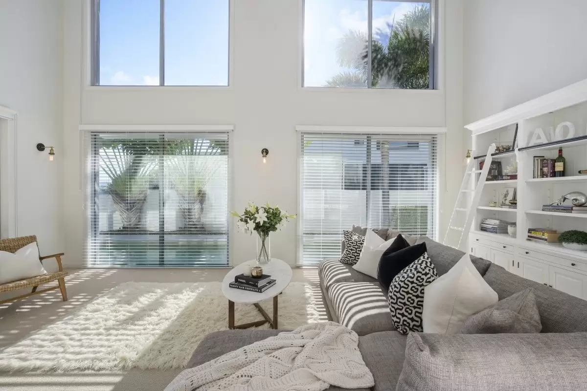 5068 Emerald Island Drive, Carrara Sold by Queensland Sotheby's International Realty - image 1
