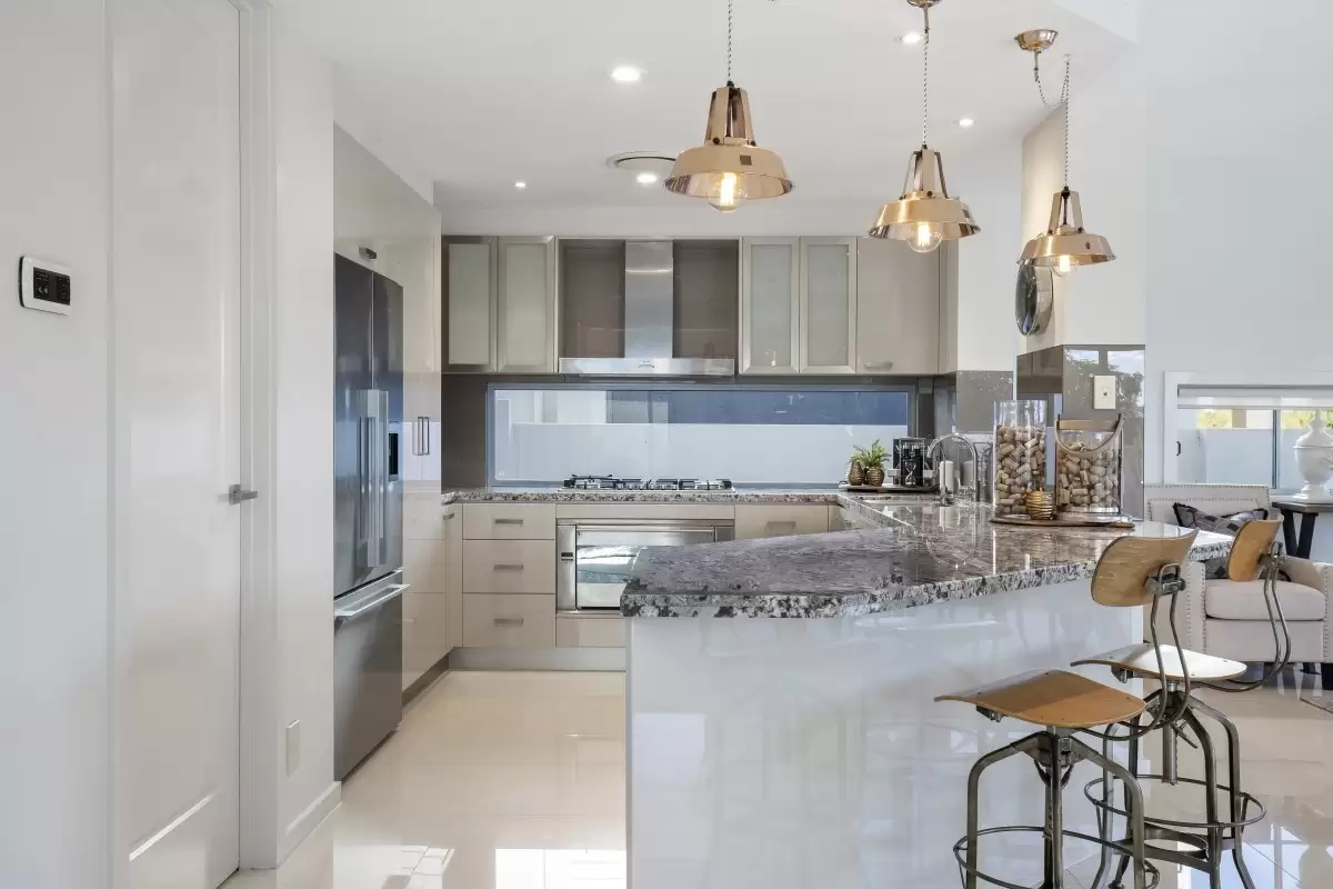 5068 Emerald Island Drive, Carrara Sold by Queensland Sotheby's International Realty - image 1