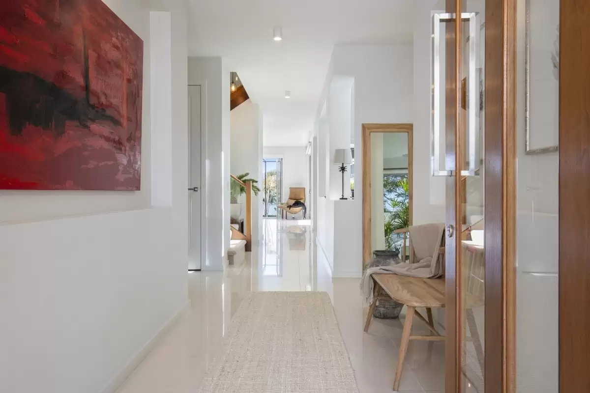 5068 Emerald Island Drive, Carrara Sold by Queensland Sotheby's International Realty - image 1