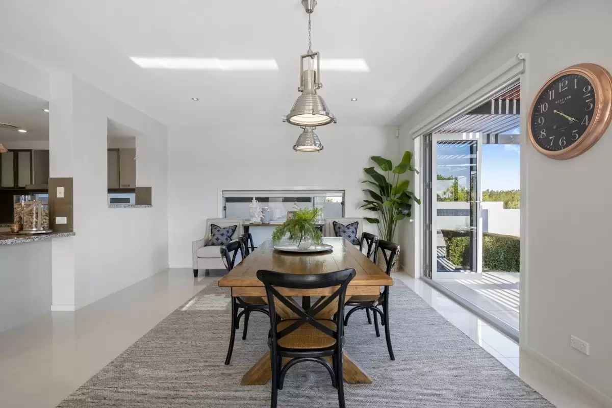 5068 Emerald Island Drive, Carrara Sold by Queensland Sotheby's International Realty - image 1