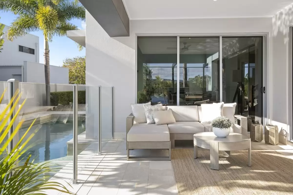 5068 Emerald Island Drive, Carrara Sold by Queensland Sotheby's International Realty - image 1