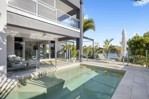 5068 Emerald Island Drive, Carrara Sold by 