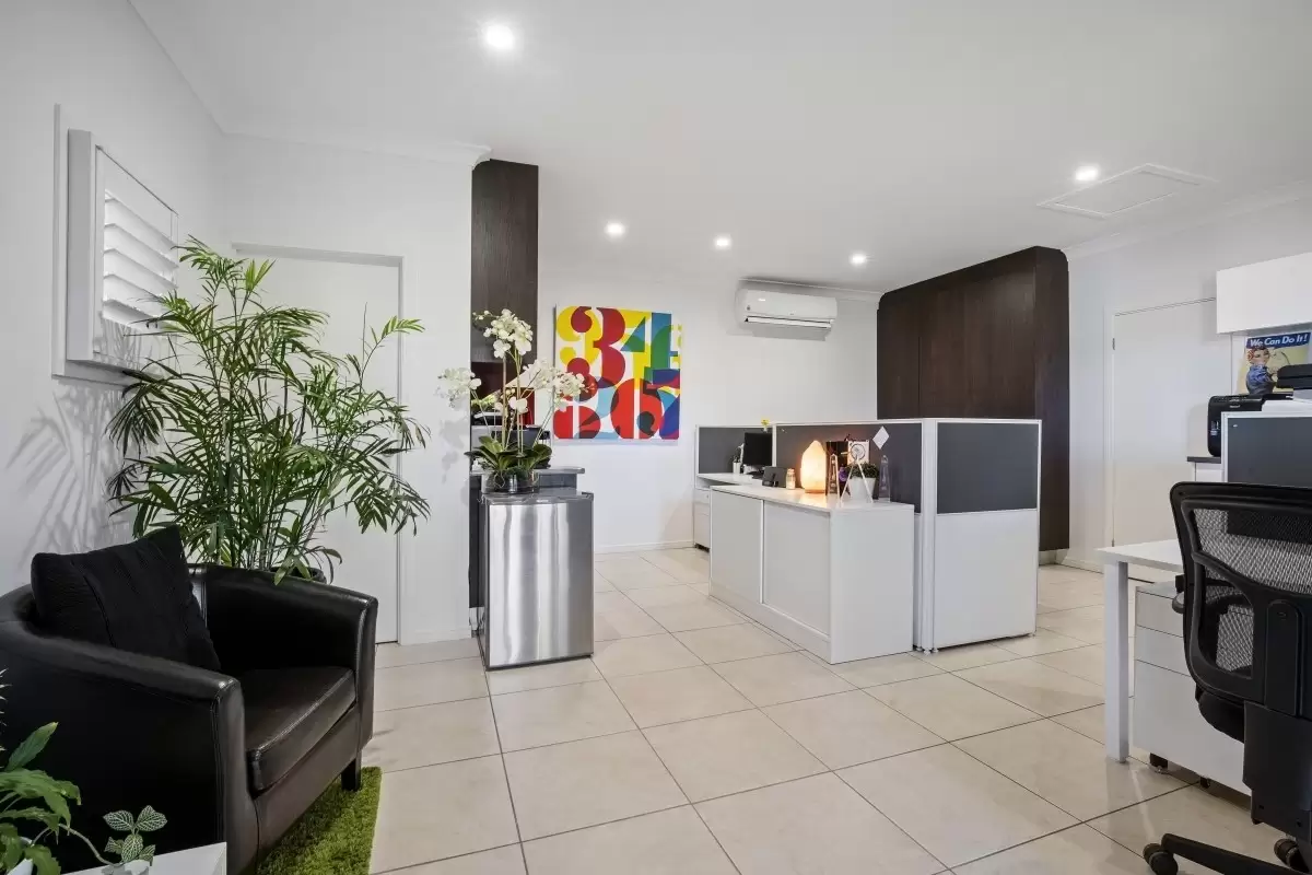 65 Crombie Avenue, Bundall Sold by Queensland Sotheby's International Realty - image 1