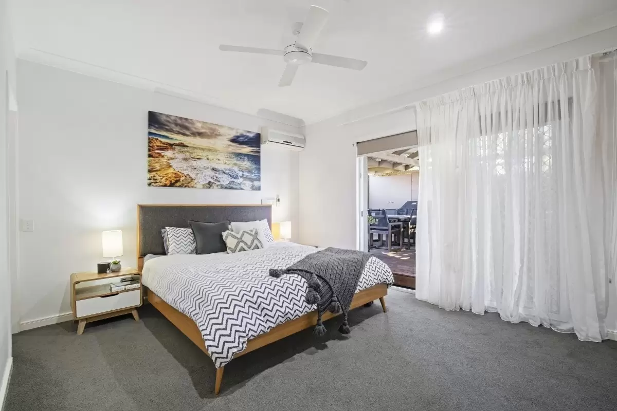 65 Crombie Avenue, Bundall Sold by Queensland Sotheby's International Realty - image 1
