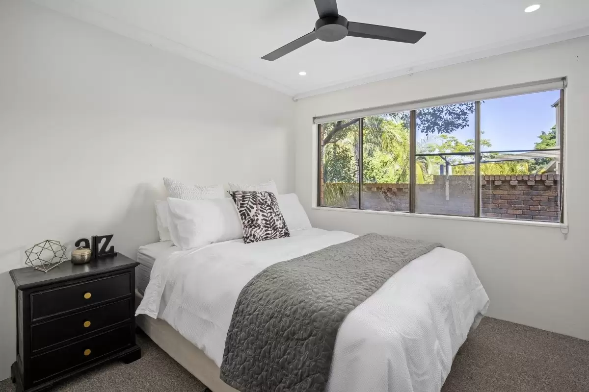 7 Craig Avenue, Carrara Sold by Queensland Sotheby's International Realty - image 1