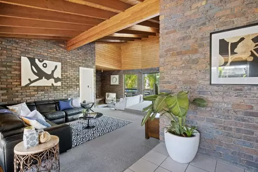 7 Craig Avenue, Carrara Sold by Queensland Sotheby's International Realty